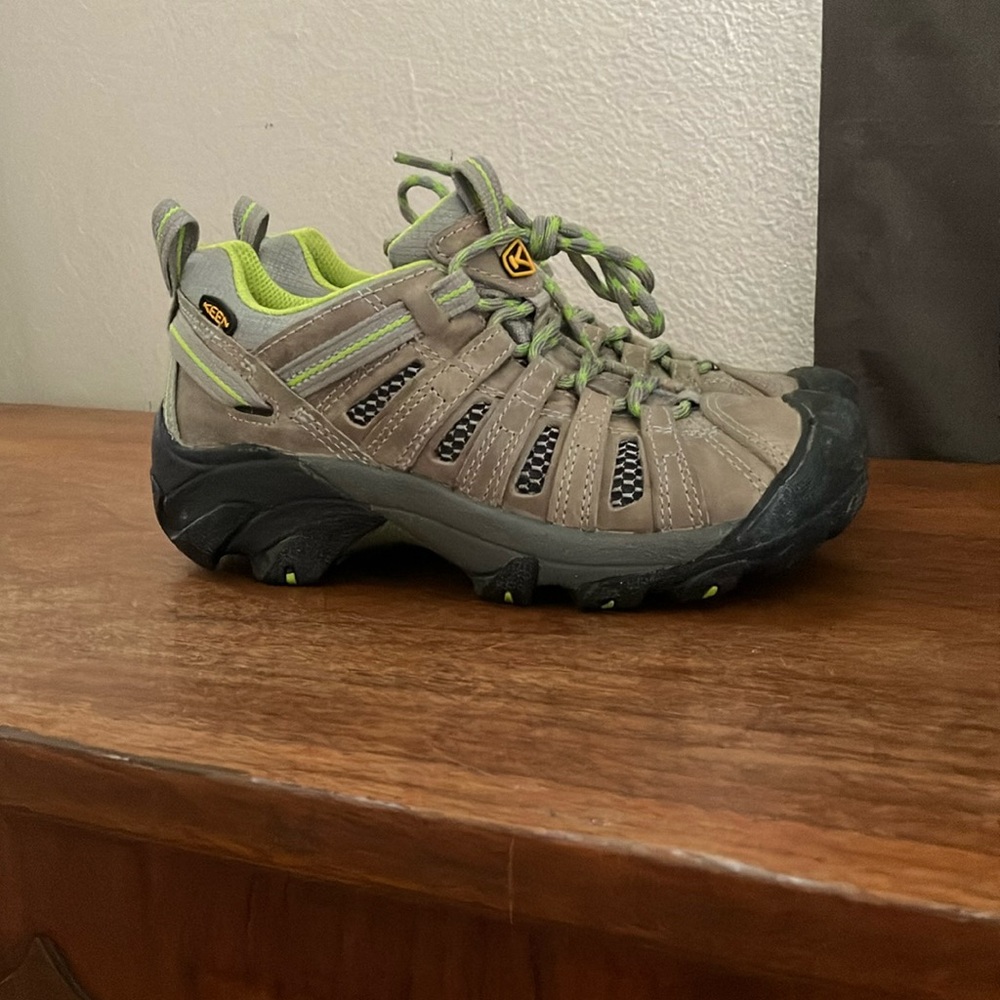 Women Hiking Shoes - Brown and Green